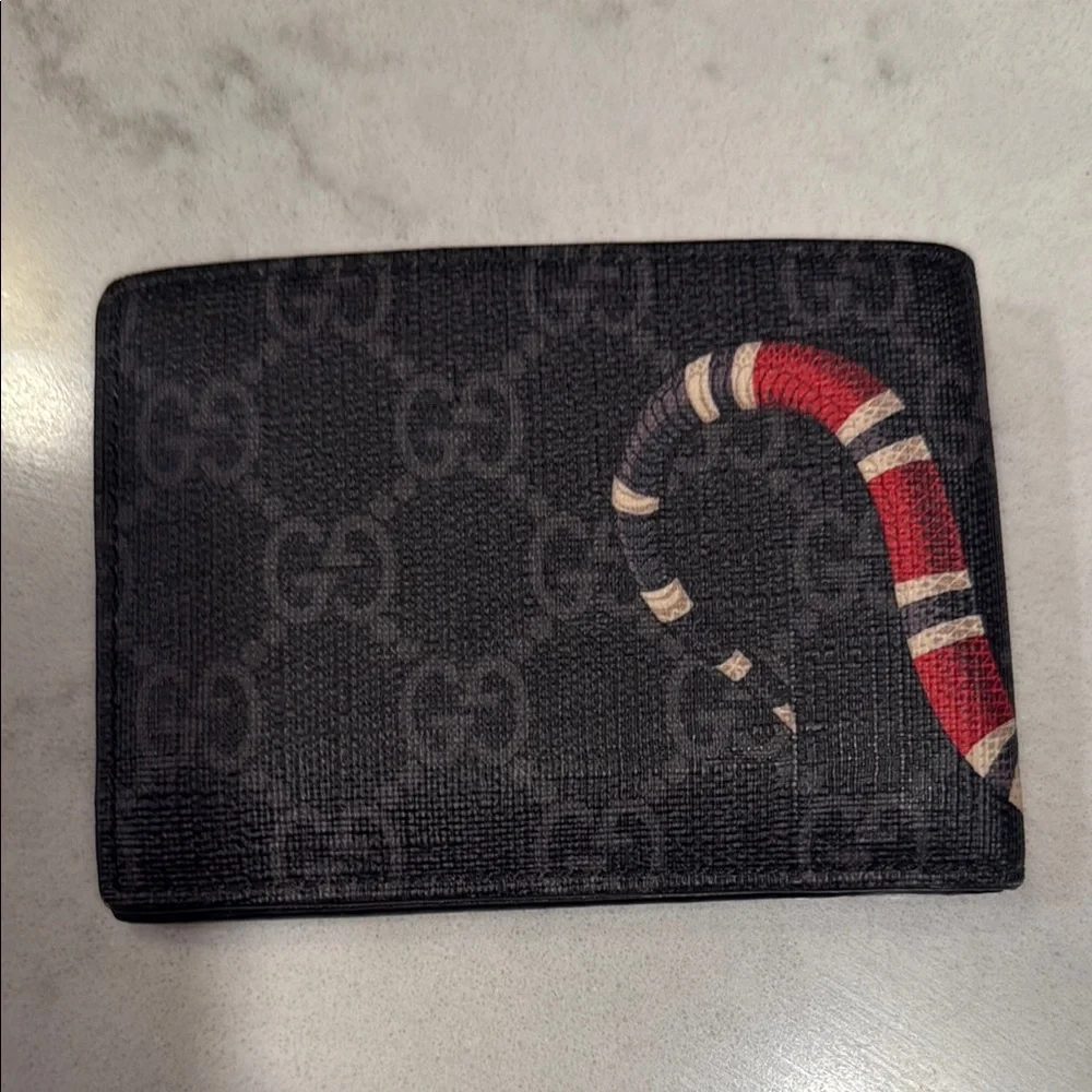 Gucci mens wallet
